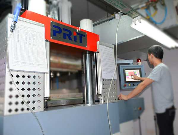 利勇安液態(tài)硅膠制品注塑機